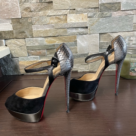 💥💥Authentic Christian Louboutin Cross Minetta Suede & Python Platform Pumps💥 - Picture 3 of 8